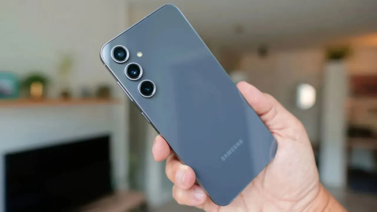 Galaxy S23 FE: обновление ПО (март 2025)