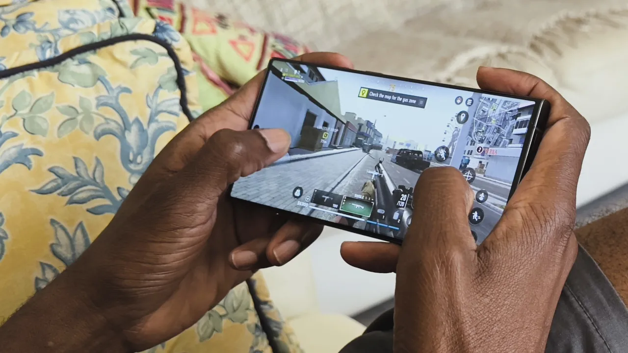 Новые плагины в One UI 7: Game Booster Plus и Display Assistant