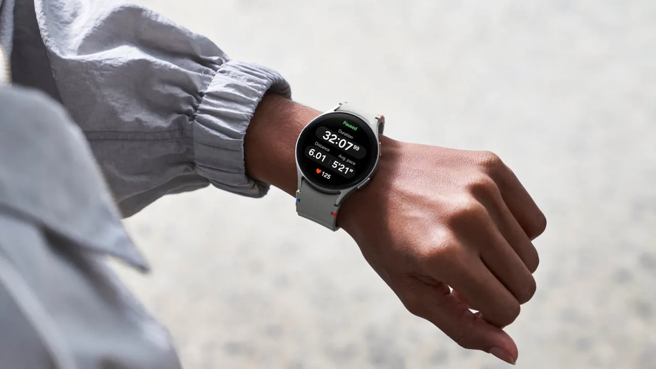 Galaxy Watch 7: обновление ПО (март 2025, Индия)