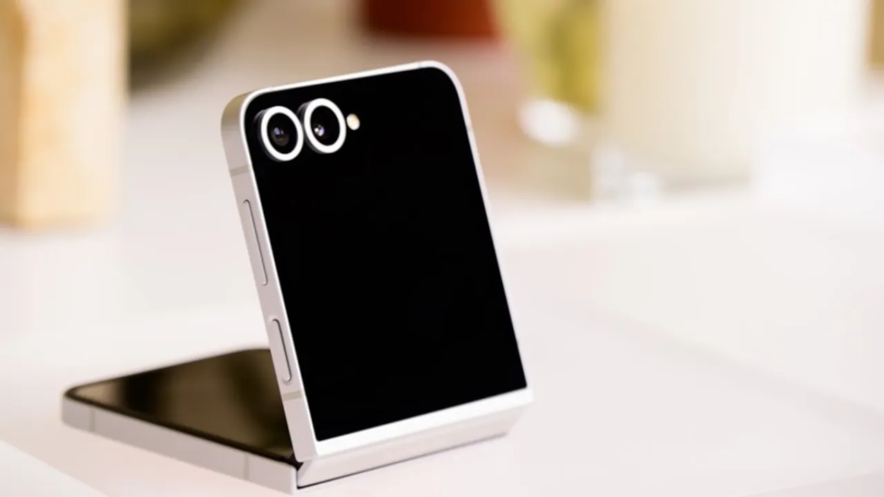 Galaxy Z Flip 7: тоньше, мощнее и с большим экраном