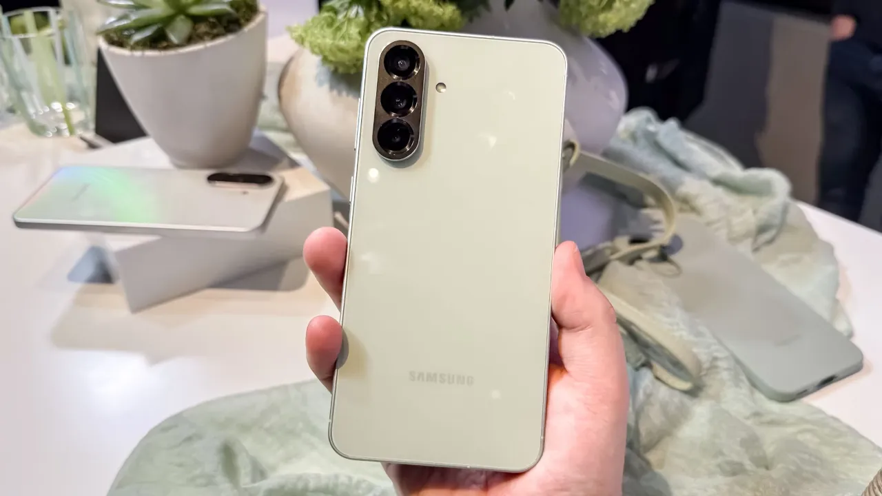 Samsung Galaxy A56: обновление ПО (май 2025, Индия)