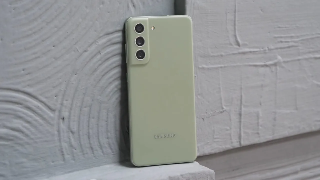 Galaxy S21 FE: обновление ПО (One UI 7.0, Европа, Азия)