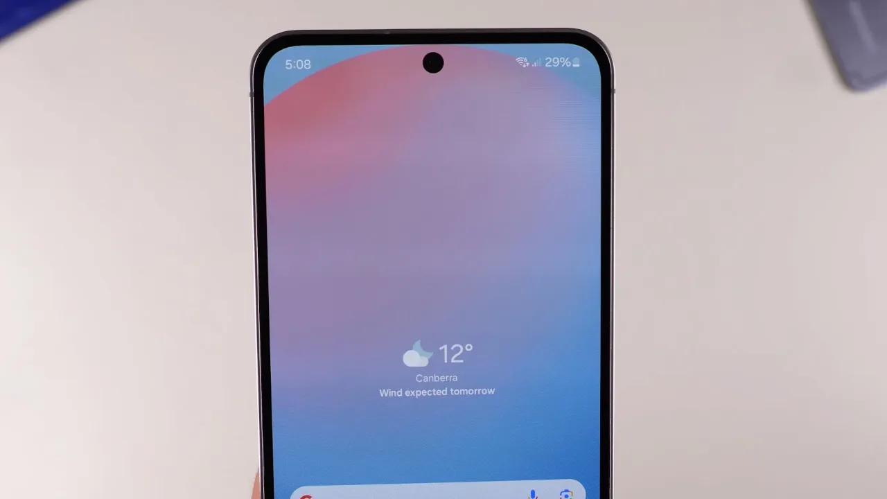 Samsung Galaxy S25 FE: обновленная селфи-камера на 12 Мп