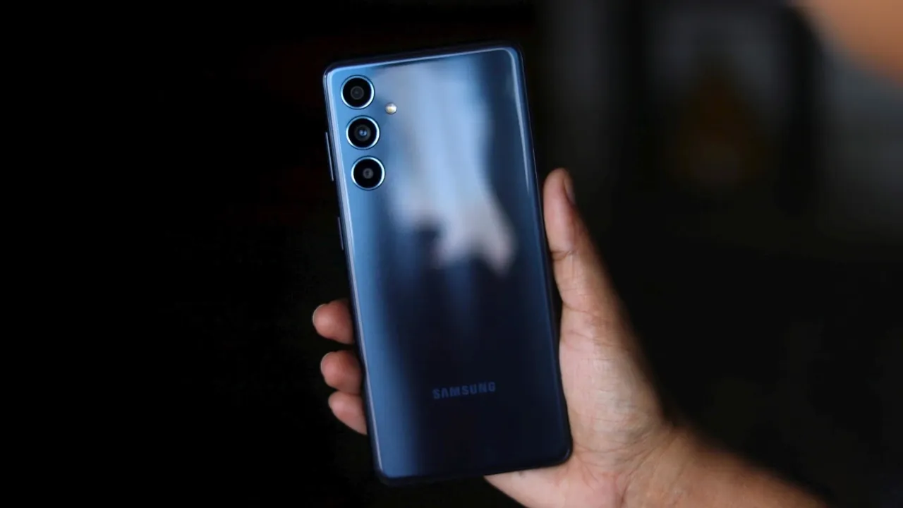 Samsung Galaxy F54: обновление ПО (One UI 7, Индия)
