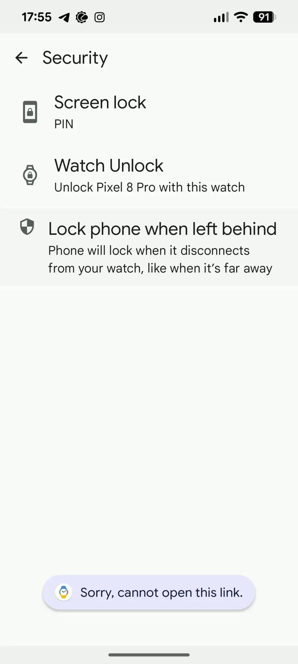Google Pixel Watch автоматически блокирует оставленный телефон
