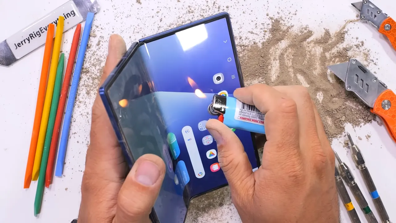 Samsung Galaxy Z Fold 7 огнестойкость